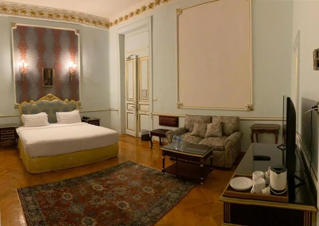 Golden Royal Suite Direct Sea View