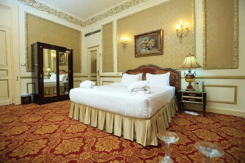 Golden Royal Suite Direct Sea View