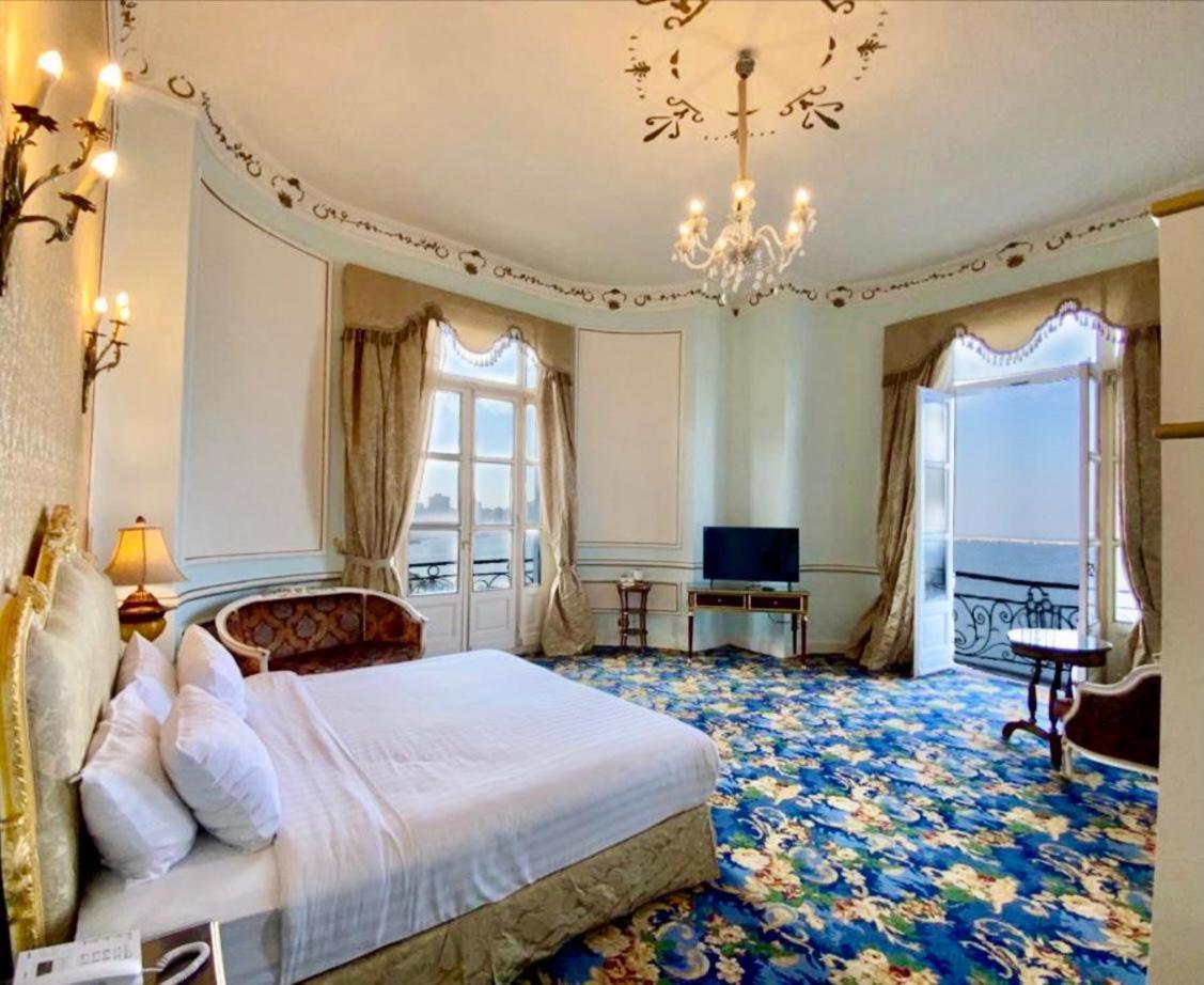 Paradise Inn - Windsor Palace Hotel
